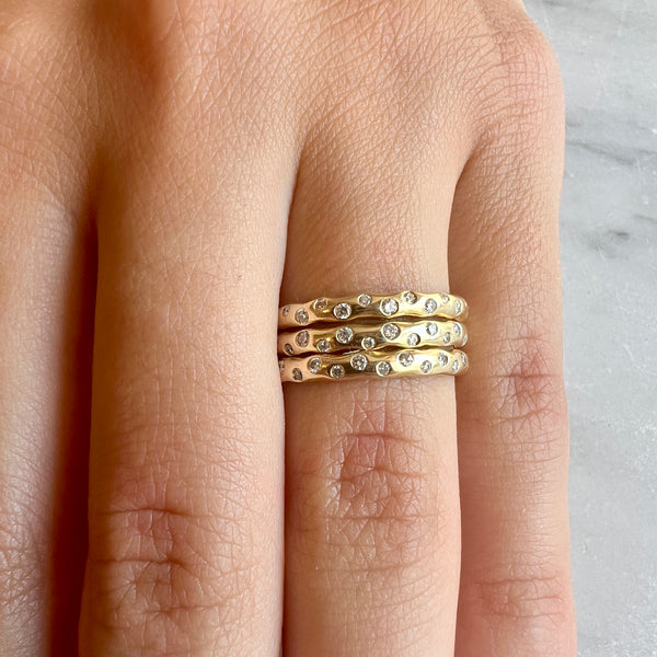 14k Yellow Gold Rippling Seagrass Band With Petite White Diamonds
